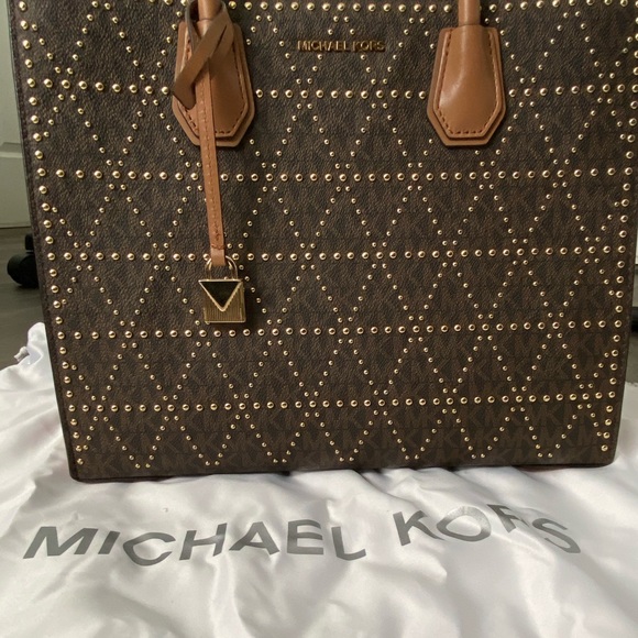 Michael Michael Kors  LARGE CONVERTIBLE TOTE - Picture 7 of 10